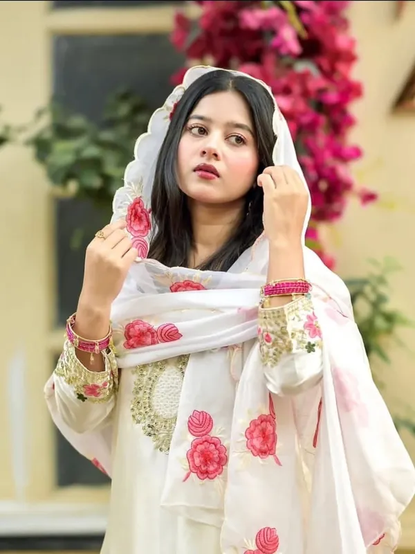 Embroidered_Kurta,_Patiala_&_Dupatta_Set