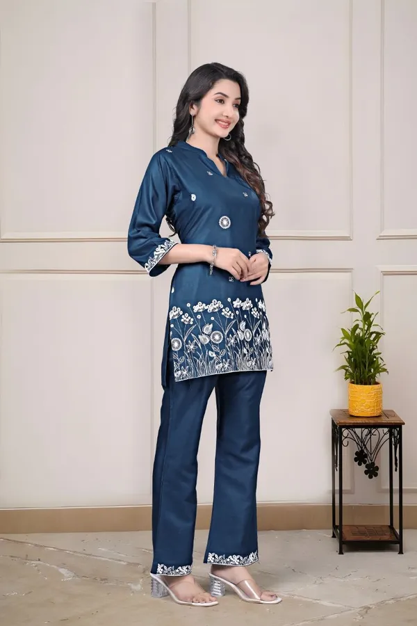 Embroidered_Shirt_Collar_Tunic_With_Trousers_Co-Ords