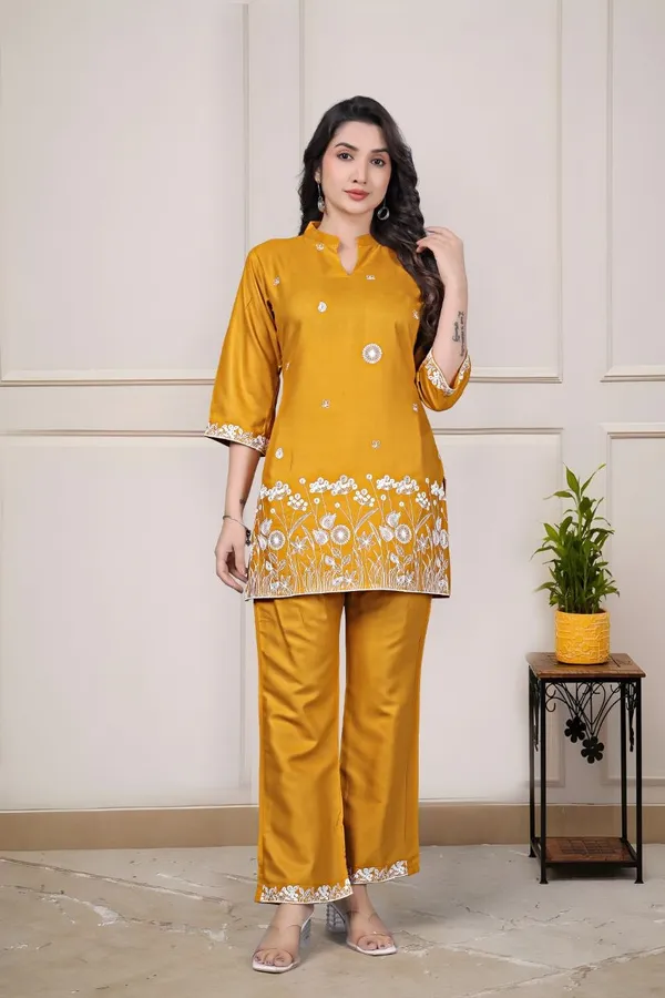 Embroidered_Shirt_Collar_Tunic_With_Trousers_Co-Ords