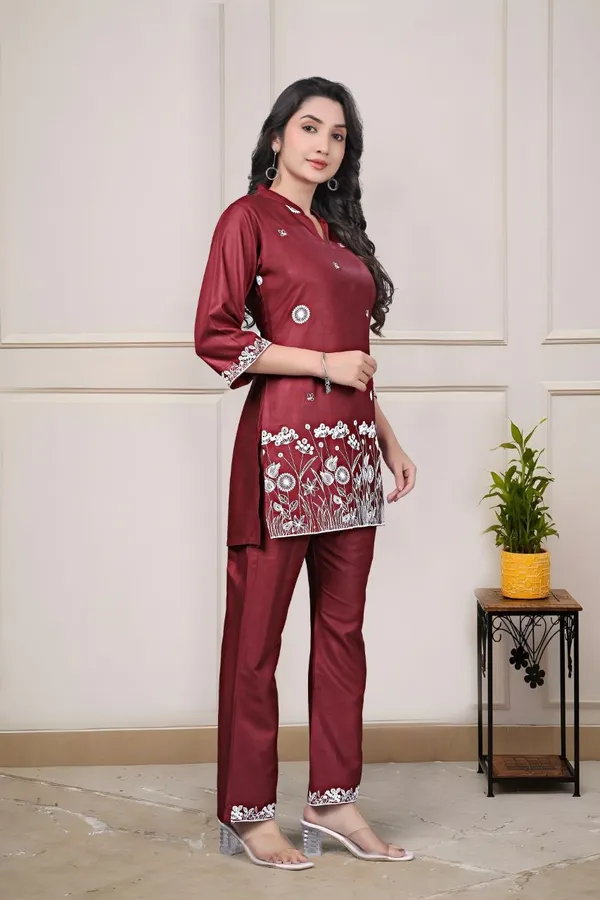 Embroidered_Shirt_Collar_Tunic_With_Trousers_Co-Ords
