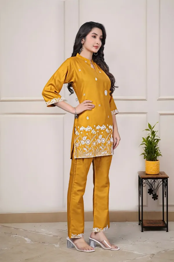 Embroidered_Shirt_Collar_Tunic_With_Trousers_Co-Ords