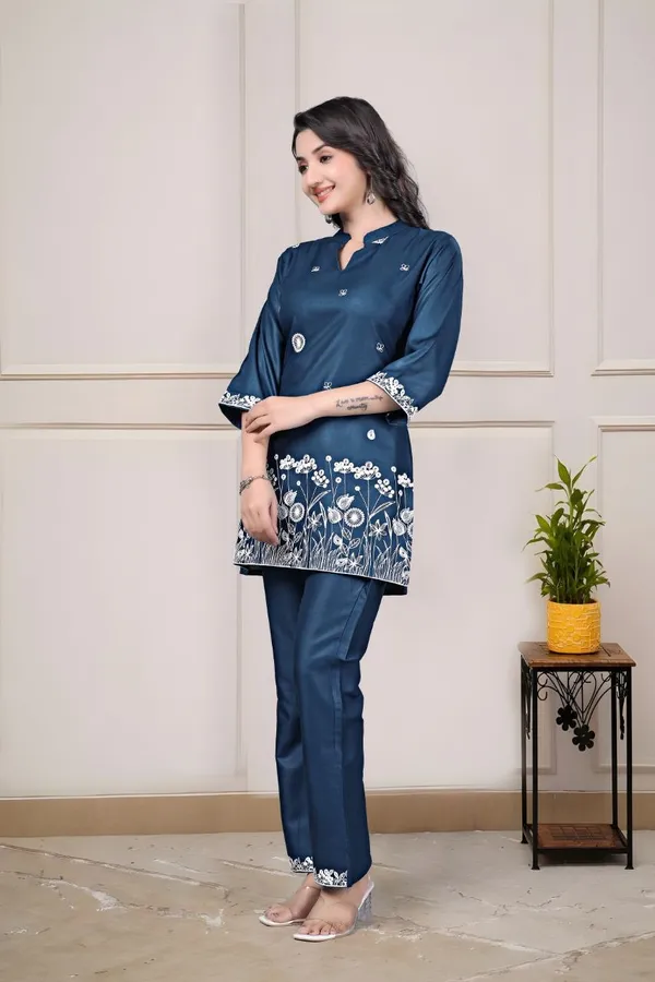 Embroidered_Shirt_Collar_Tunic_With_Trousers_Co-Ords