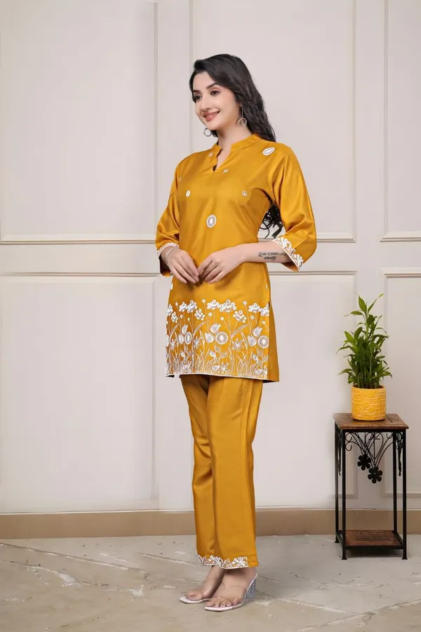 Embroidered_Shirt_Collar_Tunic_With_Trousers_Co-Ords