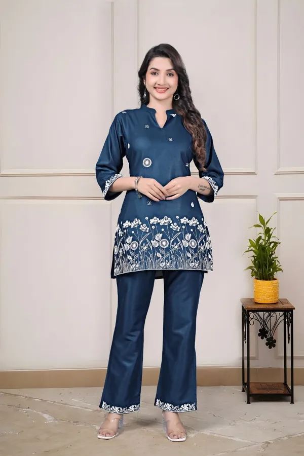 Embroidered_Shirt_Collar_Tunic_With_Trousers_Co-Ords