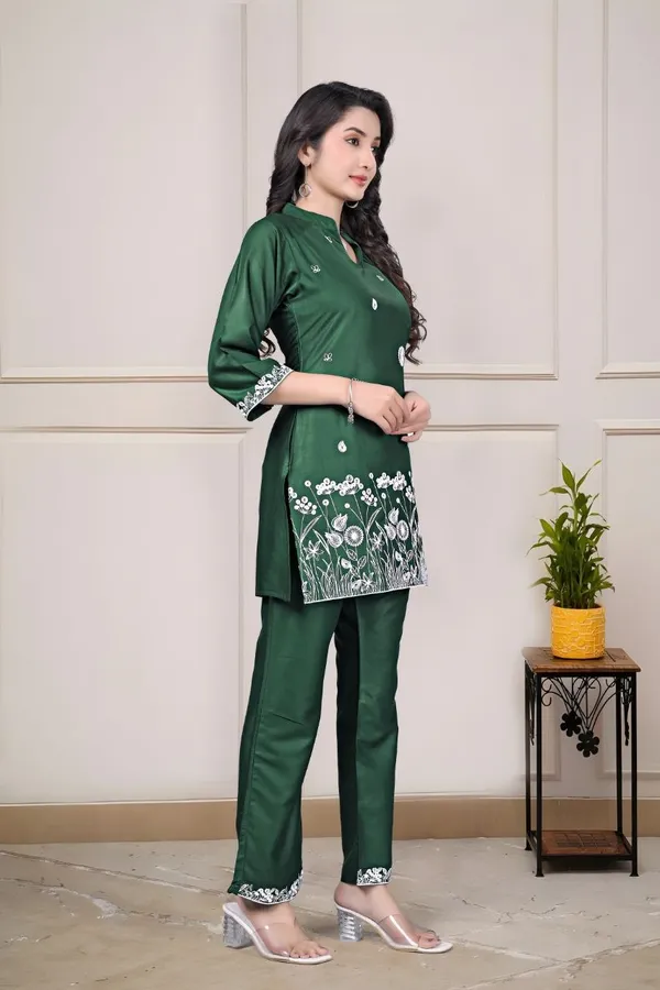 Embroidered_Shirt_Collar_Tunic_With_Trousers_Co-Ords