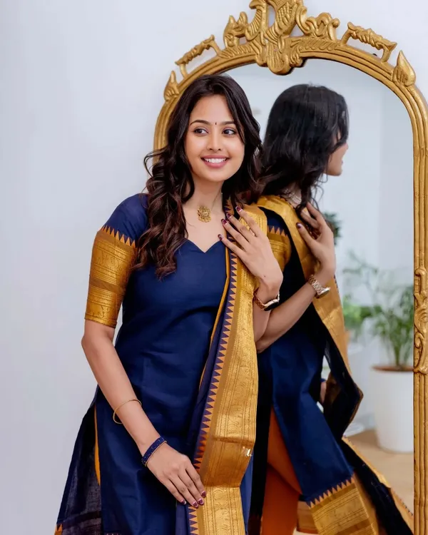 Ethnic_Motifs_Regular_Kurta_With_Dupatta