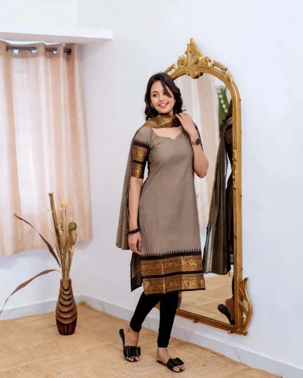 Ethnic_Motifs_Regular_Kurta_With_Dupatta