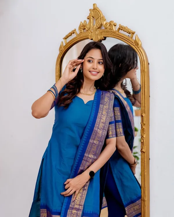 Ethnic_Motifs_Regular_Kurta_With_Dupatta