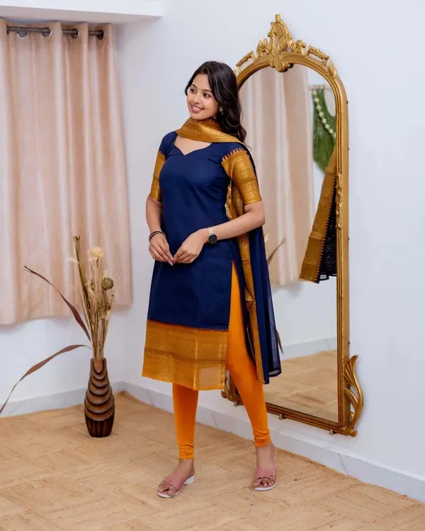 Ethnic_Motifs_Regular_Kurta_With_Dupatta