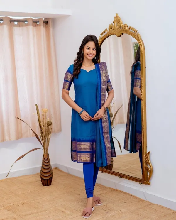 Ethnic_Motifs_Regular_Kurta_With_Dupatta