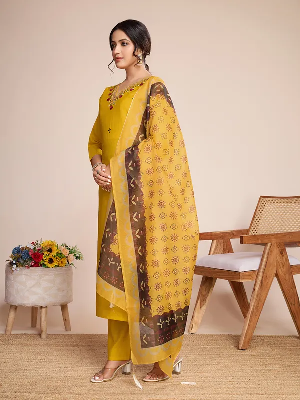 Self_Design_Kurta,_Trouser/Pant_&_Dupatta_Set