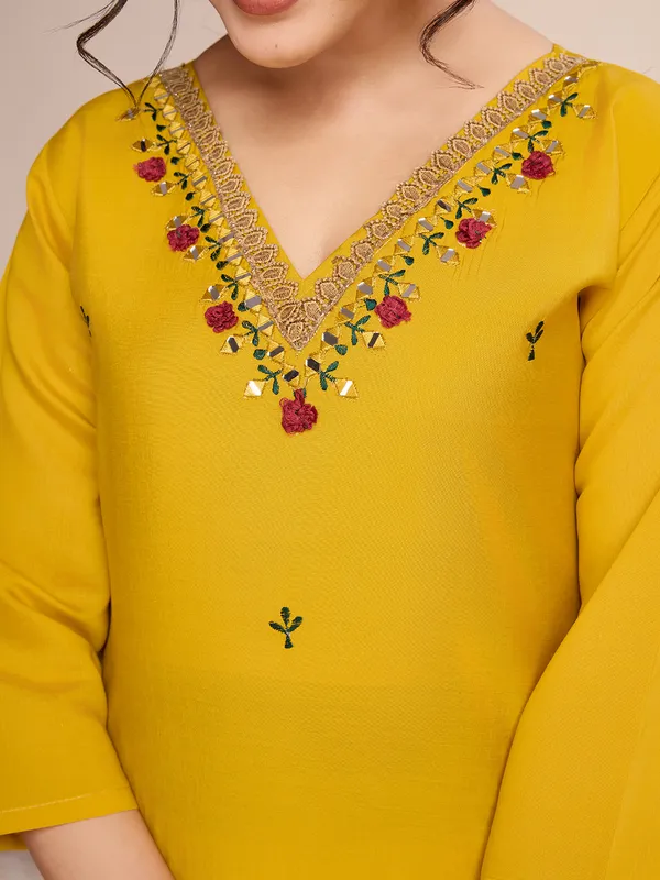 Self_Design_Kurta,_Trouser/Pant_&_Dupatta_Set