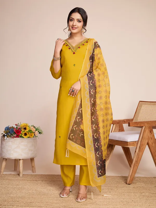 Self_Design_Kurta,_Trouser/Pant_&_Dupatta_Set