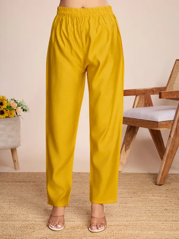 Self_Design_Kurta,_Trouser/Pant_&_Dupatta_Set
