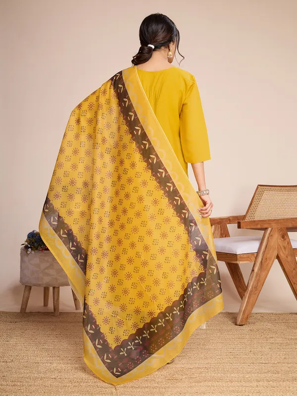 Self_Design_Kurta,_Trouser/Pant_&_Dupatta_Set