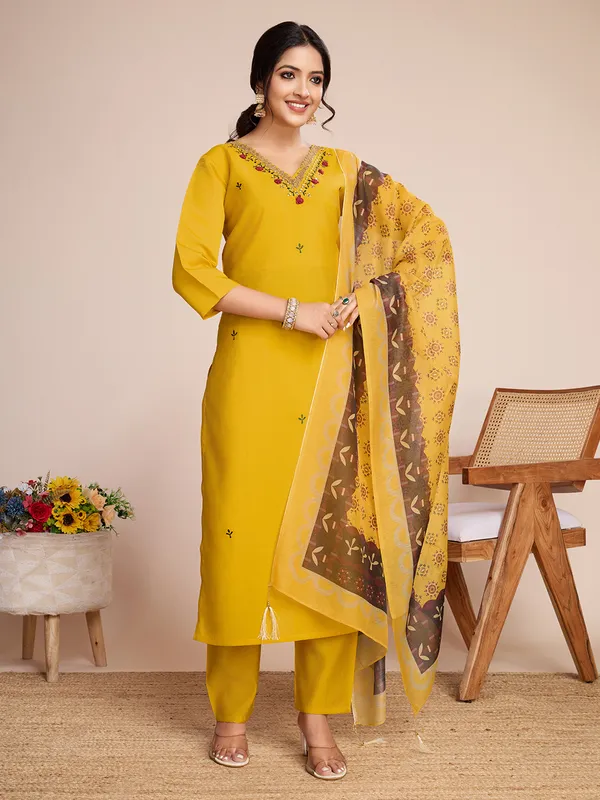 Self_Design_Kurta,_Trouser/Pant_&_Dupatta_Set
