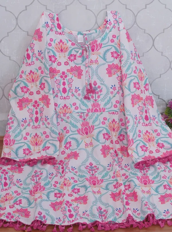 Women_Floral_Print_Cotton_Blend_Flared_Kurta_(Pink)