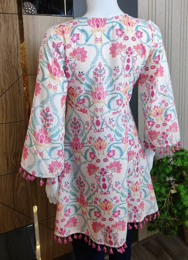 Women_Floral_Print_Cotton_Blend_Flared_Kurta_(Pink)