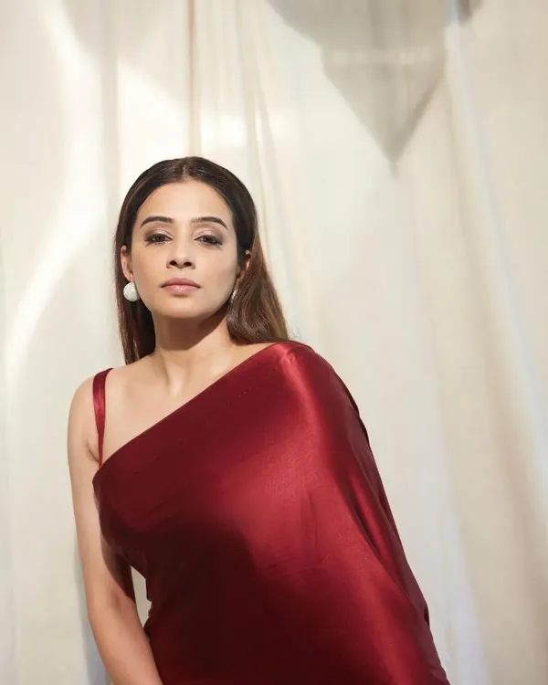 Maroon_Japan_Satin_Silk_Saree__|_With_Blouse_Piece