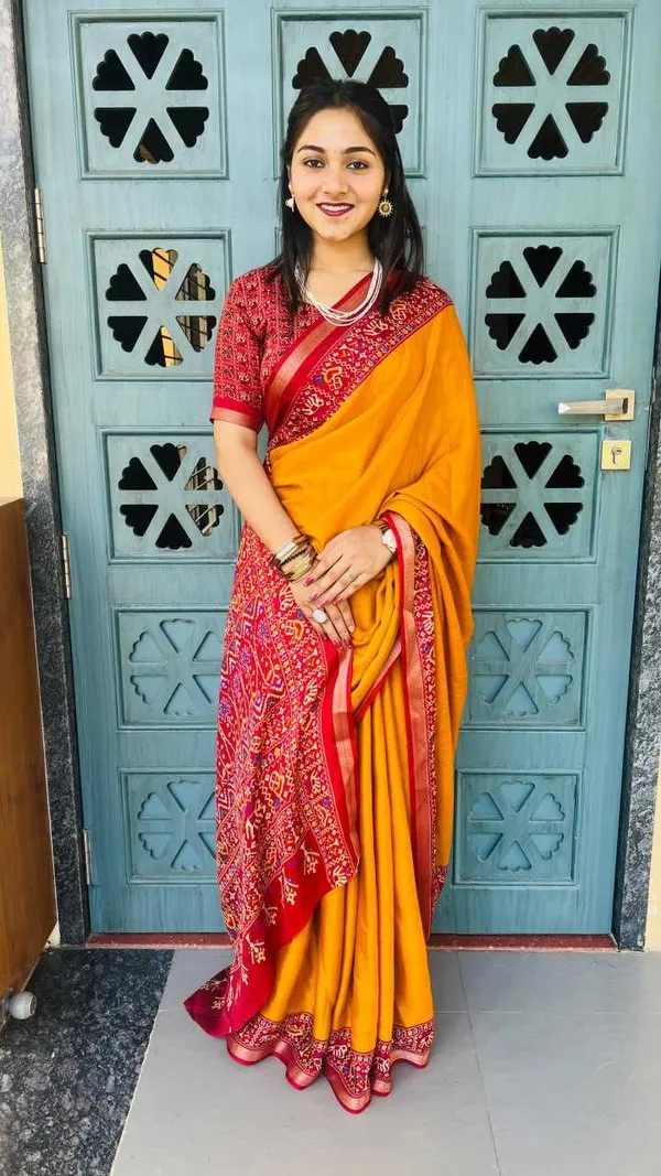 New_Traditional_Patola_Mal_Cotton_Saree_-_Pistal-Yellow_|_With_Blouse_Piece