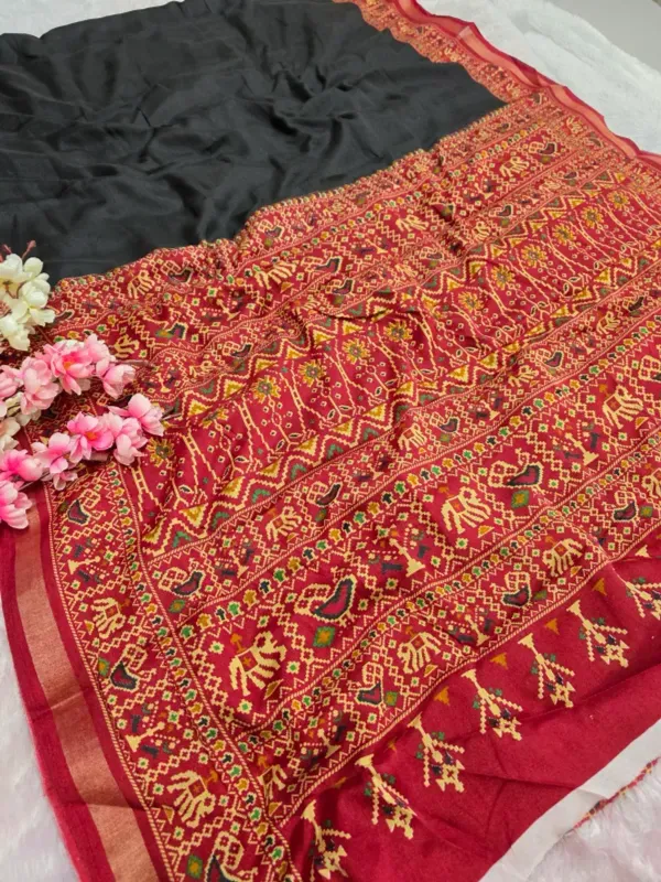 Traditional_Patola_Border_Saree_With_Plain_Body_Dola_Silk_Saree_|_With_Blouse_Piece