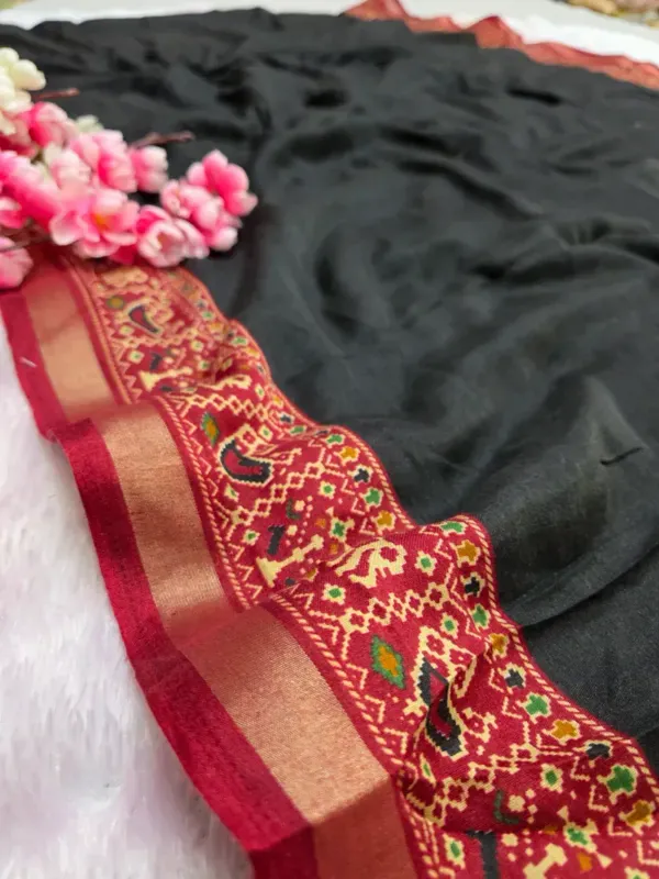 Traditional_Patola_Border_Saree_With_Plain_Body_Dola_Silk_Saree_|_With_Blouse_Piece