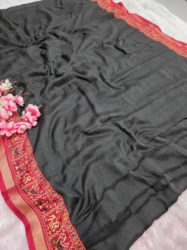 Traditional_Patola_Border_Saree_With_Plain_Body_Dola_Silk_Saree_|_With_Blouse_Piece