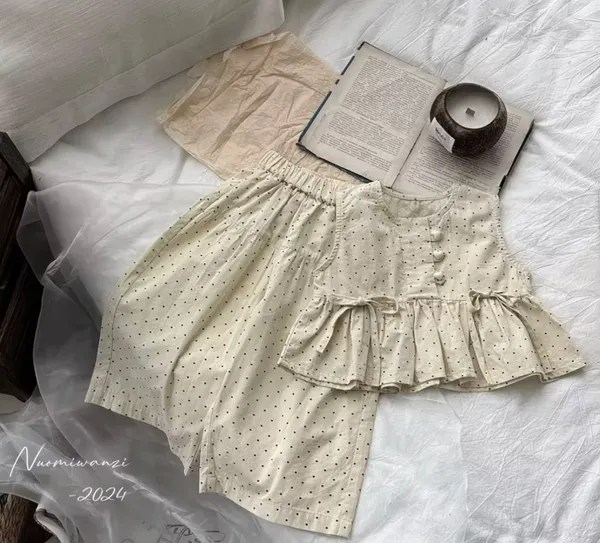 polka_dot_beige_korean_set