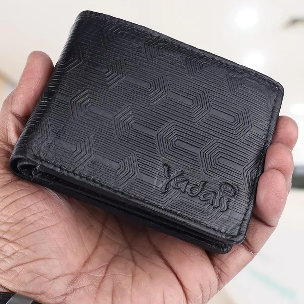 Black_Genuine_Leather_Bifold_Wallet_For_Men