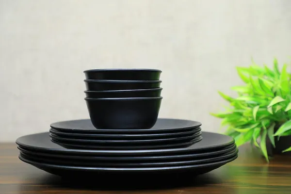 Black_Spiral_Melamine_Dinner_Set_Full_Plates_Half_Plates_With_Katoris_Matt_Black_Design_Combo_35
