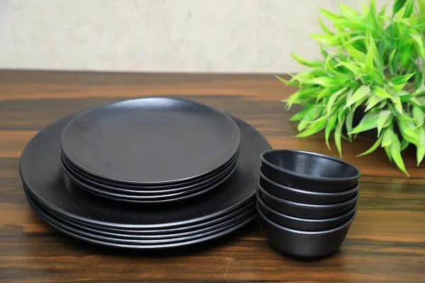 Black_Spiral_Melamine_Dinner_Set_Full_Plates_Half_Plates_With_Katoris_Matt_Black_Design_Combo_36