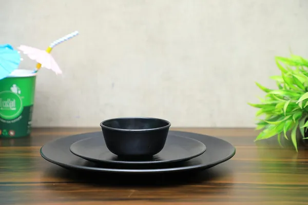 Black_Spiral_Melamine_Dinner_Set_Full_Plates_Half_Plates_With_Katoris_Matt_Black_Design_Combo_32