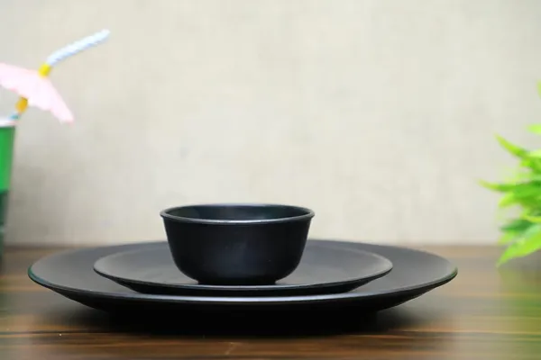 Black_Spiral_Melamine_Dinner_Set_Full_Plates_Half_Plates_With_Katoris_Matt_Black_Design_Combo_32