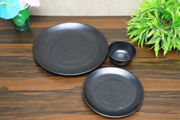 Black_Spiral_Melamine_Dinner_Set_Full_Plates_Half_Plates_With_Katoris_Matt_Black_Design_Combo_32