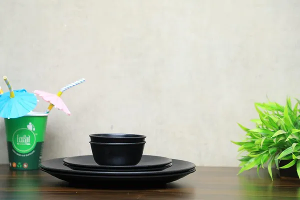 Black_Spiral_Melamine_Dinner_Set_Full_Plates_Half_Plates_With_Katoris_Matt_Black_Design_Combo_33