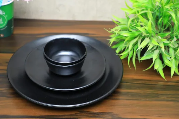 Black_Spiral_Melamine_Dinner_Set_Full_Plates_Half_Plates_With_Katoris_Matt_Black_Design_Combo_33