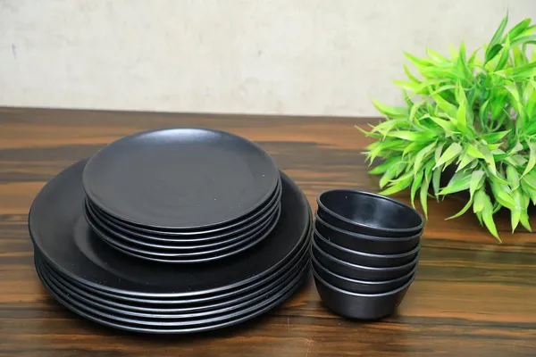 Black_Spiral_Melamine_Dinner_Set_Full_Plates_Half_Plates_With_Katoris_Matt_Black_Design_Combo_37