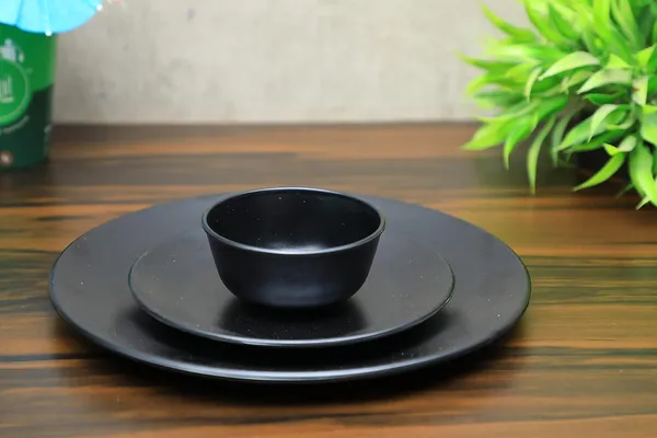 Pack_Of_12_Black_Regular_Melamine_Dinner_Set_Plates_And_Bowls_Dinner_Set_Full_Plates_Small_Plates_With_Katoris_Regular_Black_Design_Pack_Of_12