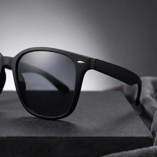 BLACK_WAYFARER_SUNISEX_SUNGLASSES