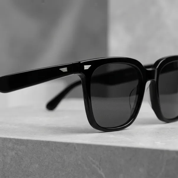 Black_Dark_Lens_Classic_Sunglasses_For_Unisex