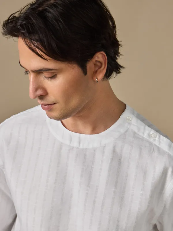 Cotton-Linen_Relaxed_Fit_Woven_Tee