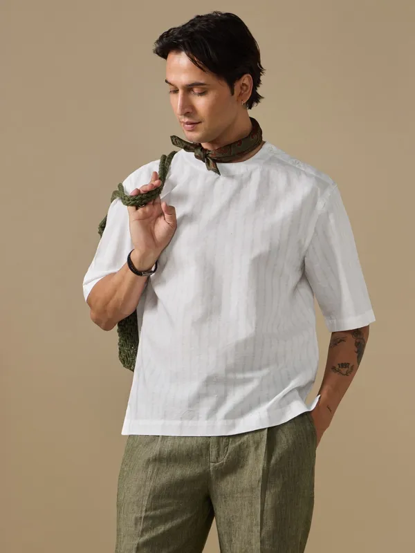 Cotton-Linen_Relaxed_Fit_Woven_Tee