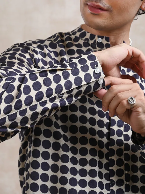 100%_Muga_Silk_classic_fit_popover_shirt_in_polka_print