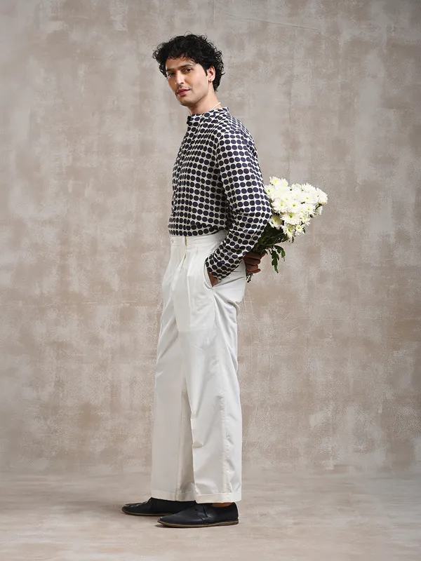 100%_Muga_Silk_classic_fit_popover_shirt_in_polka_print