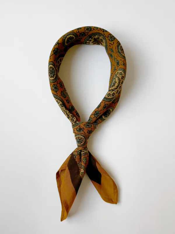 Authentic_Ajrakh_Bandana