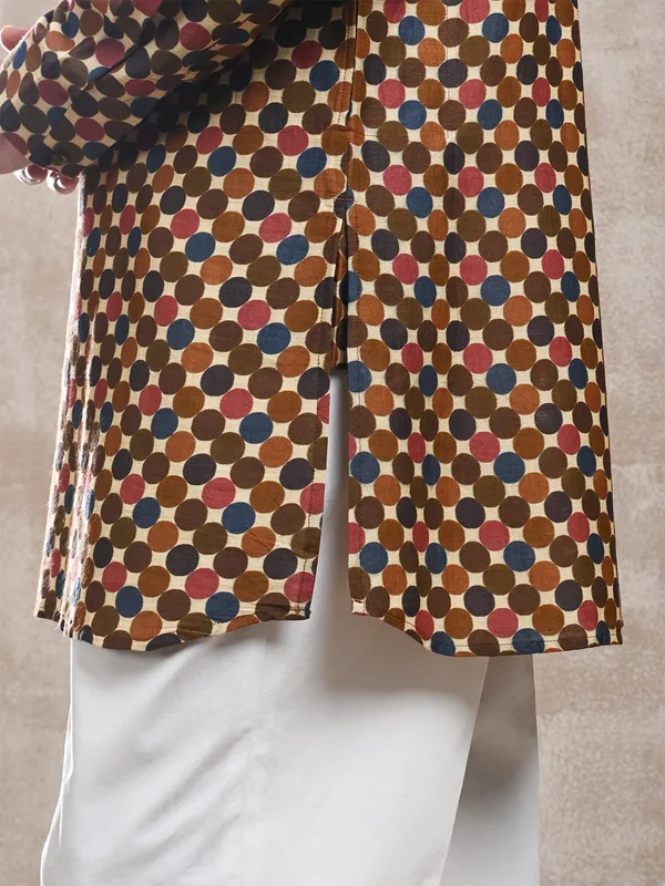 100%_Muga_Silk_classic_fit_short-kurta_in_multicolour_print