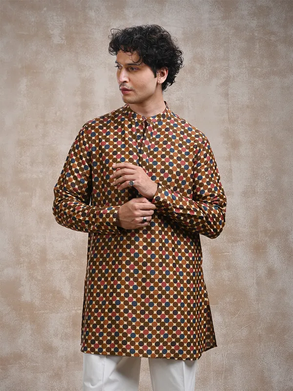 100%_Muga_Silk_classic_fit_short-kurta_in_multicolour_print