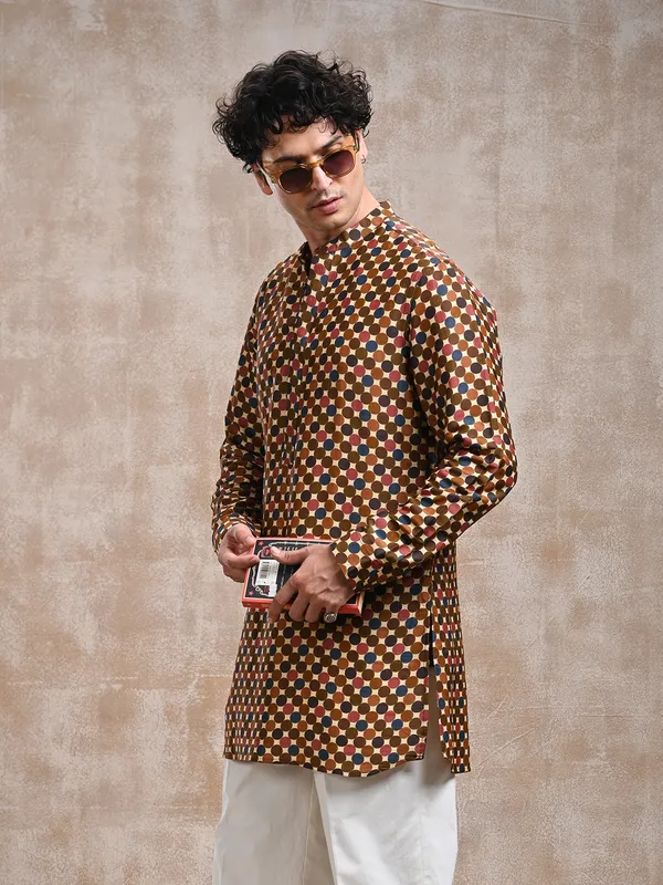 100%_Muga_Silk_classic_fit_short-kurta_in_multicolour_print