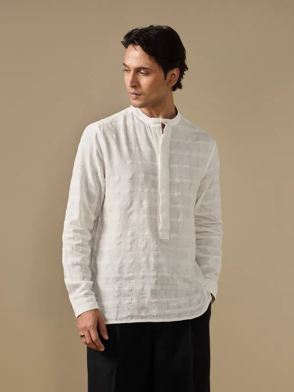 Handwoven_Textured_Classic_Fit_Pop-Over_Shirt_With_Extended_Placket