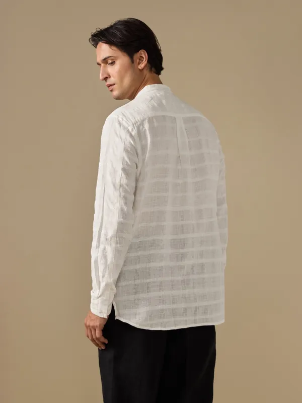 Handwoven_Textured_Classic_Fit_Pop-Over_Shirt_With_Extended_Placket
